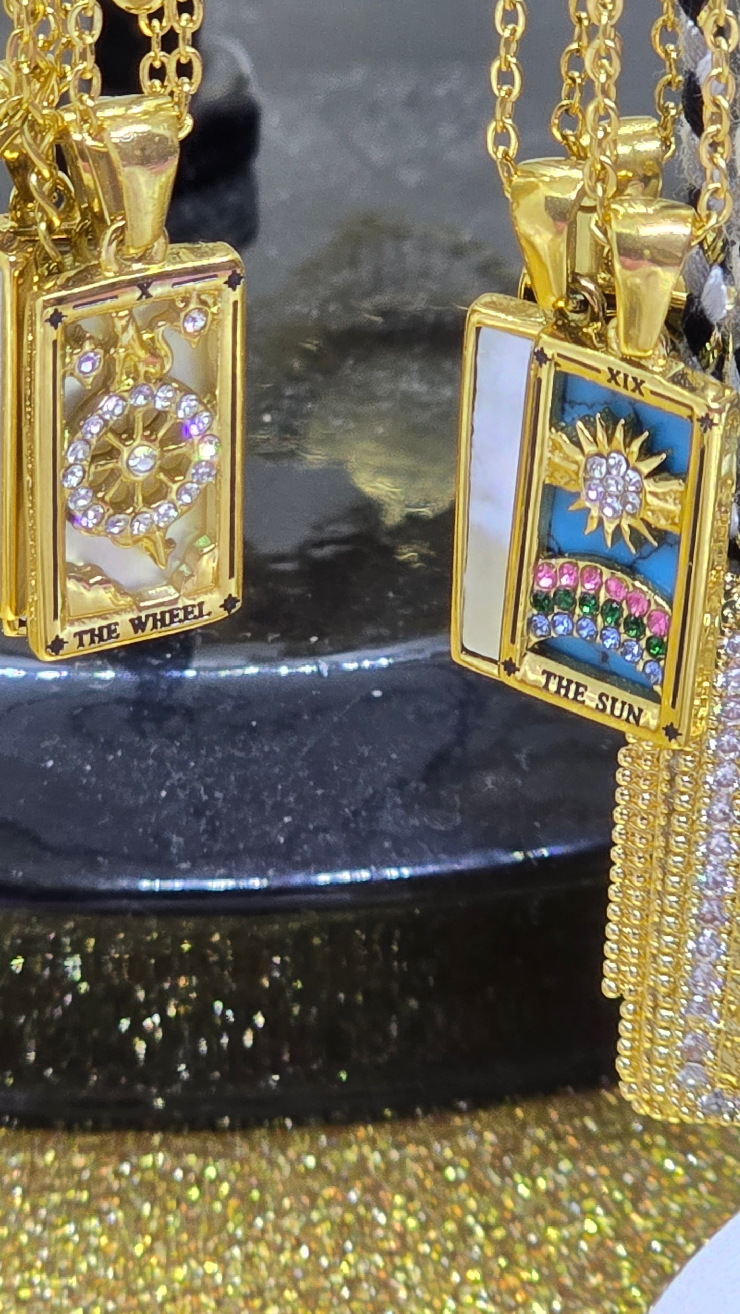 Tarotkarten-Anhänger, 18 Karat vergoldete Halskette, Mini-Sternzeichen-Halskette, Esoterisch-Mystisch-Gothic-Halskette, Sonne, Rad, Mond, Kelchritter