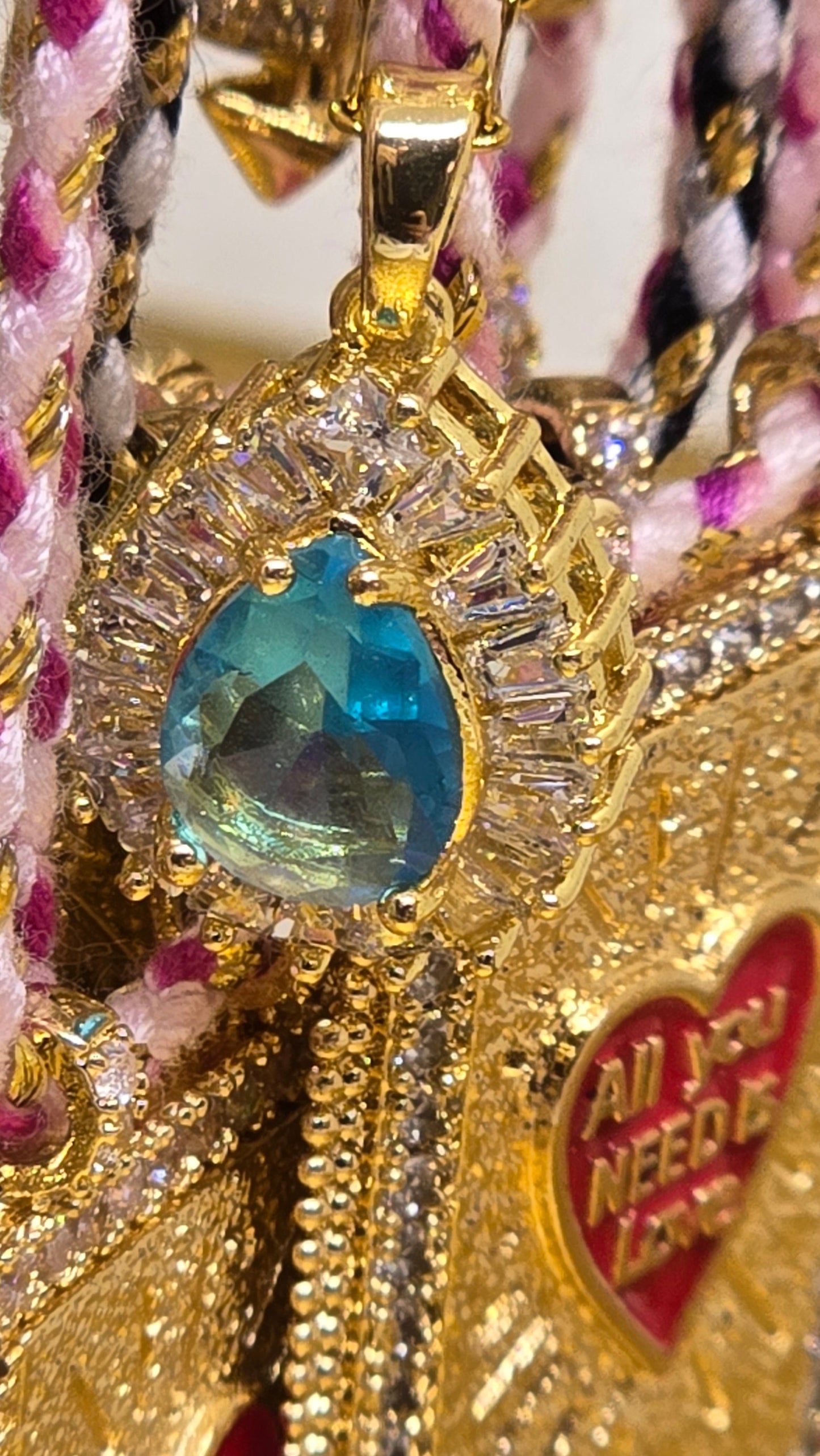 Tropfenhalskette mit blauem Stein - Edelstahl