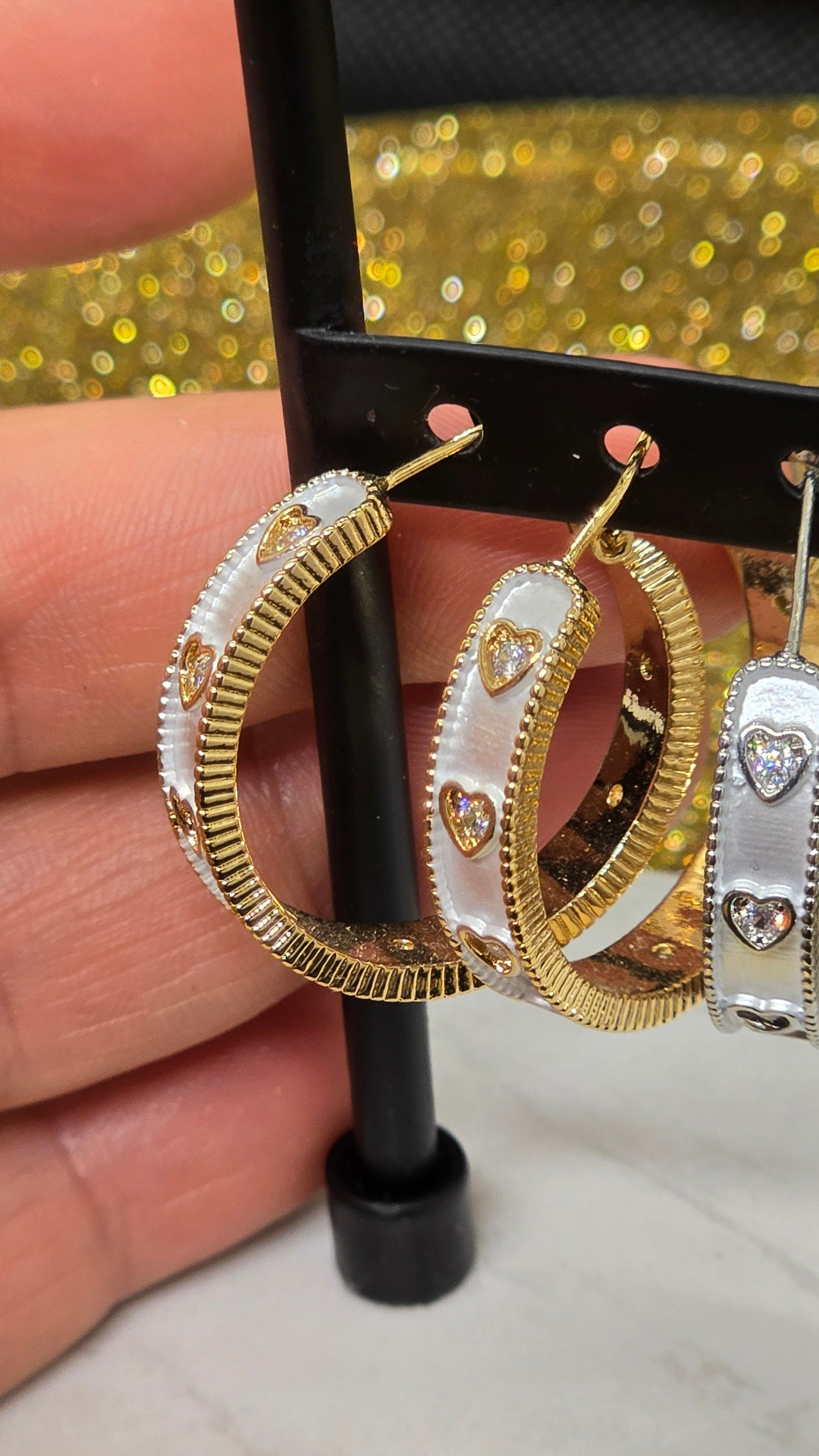 Herz Zirkonia Creolen – Gold & Silber | Luxus Emaille Ohrringe