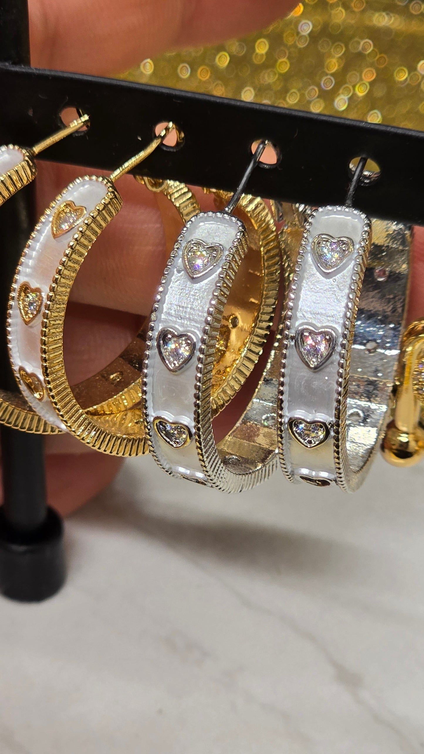 Herz Zirkonia Creolen – Gold & Silber | Luxus Emaille Ohrringe