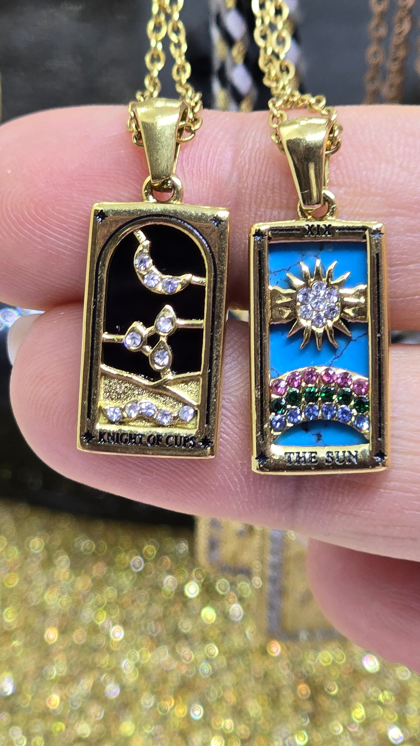 Tarot Karten Charms Halskette 18K Vergoldet – Sonne, Mond & Zodiakzeichen