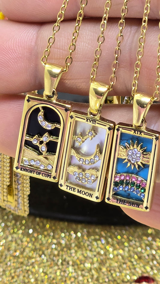Tarotkarten-Anhänger, 18 Karat vergoldete Halskette, Mini-Sternzeichen-Halskette, Esoterisch-Mystisch-Gothic-Halskette, Sonne, Rad, Mond, Kelchritter