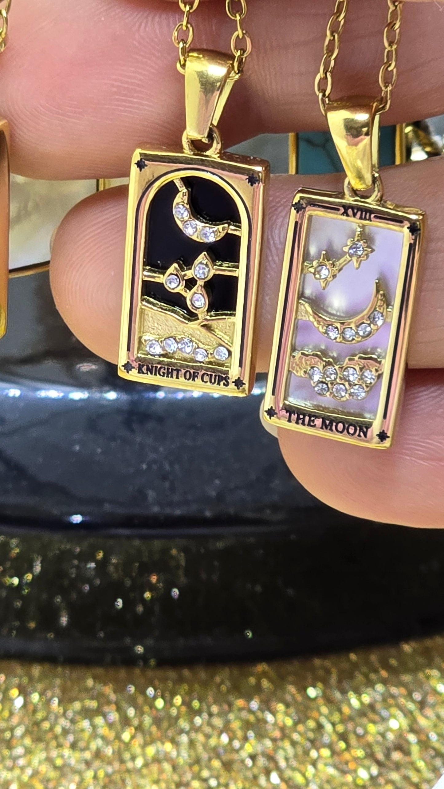 Tarot Karten Charms Halskette 18K Vergoldet – Sonne, Mond & Zodiakzeichen