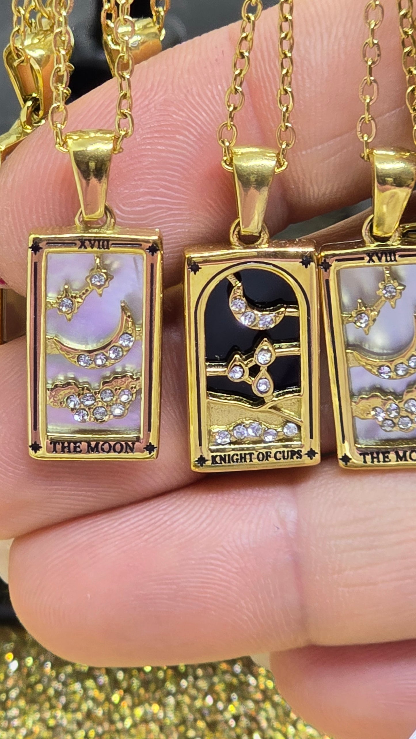 Tarot Karten Charms Halskette 18K Vergoldet – Sonne, Mond & Zodiakzeichen