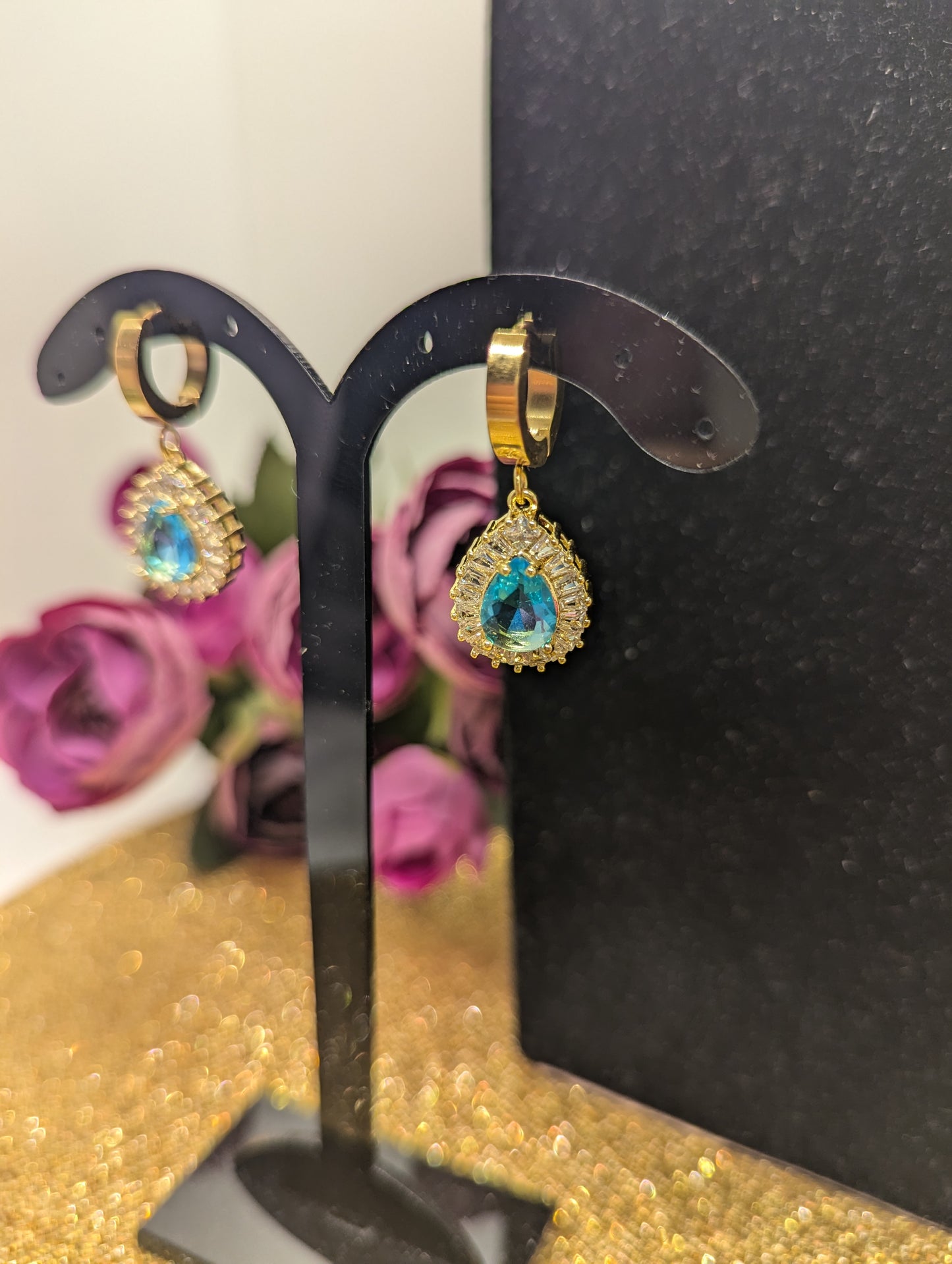 Tropfenhalskette mit blauem Stein - Edelstahl