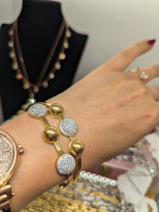 Armreif mit funkelnden Kristallen ideal für's Geschenk