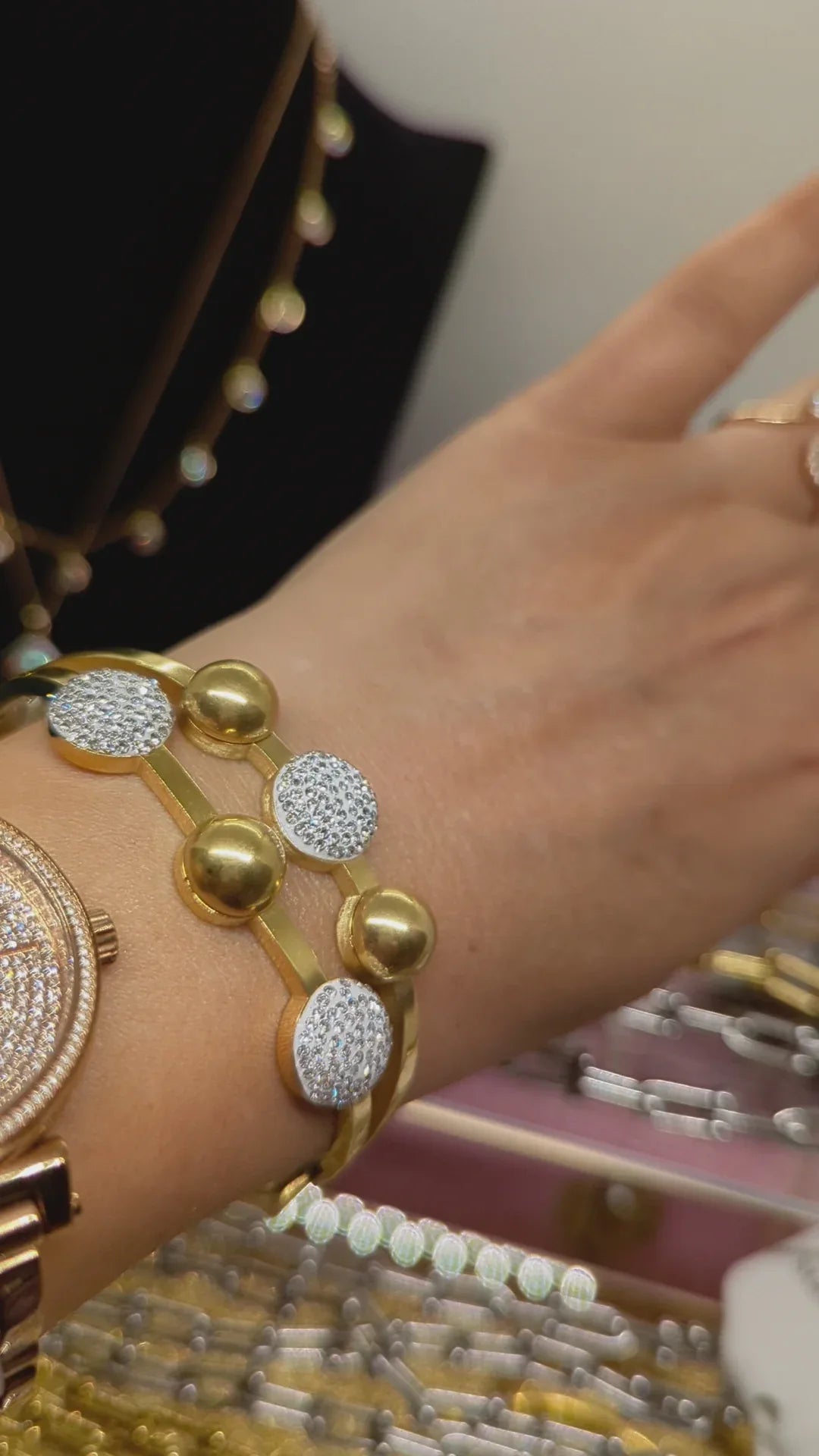 Armreif mit funkelnden Kristallen - Beautyway073 Düsseldorf Germany