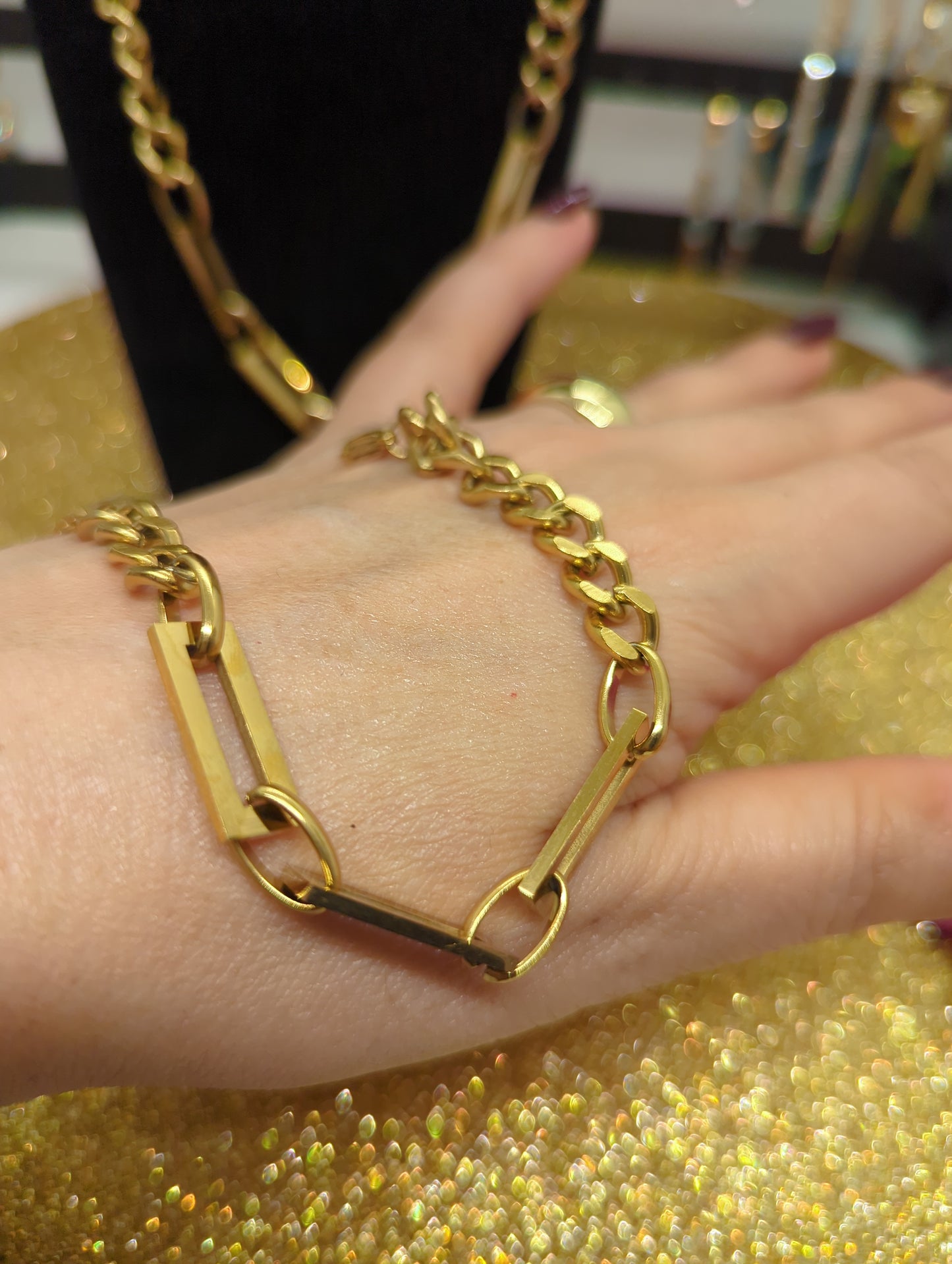 Edelstahl-Kettenarmband, trendiges Schmuckstück im Büroklammer-Stil, ideal als Geschenk